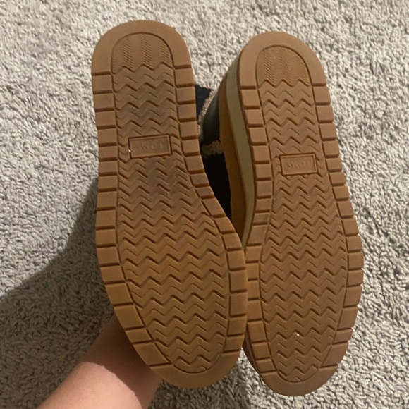 Tom's Makenna Leather Boots - Picture 3 of 7